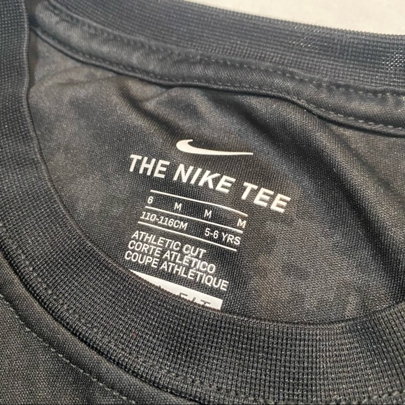 NIKE Boys Black Neon Graphic Swoosh Logo DriFit Tee 6 - Picture 3 of 5